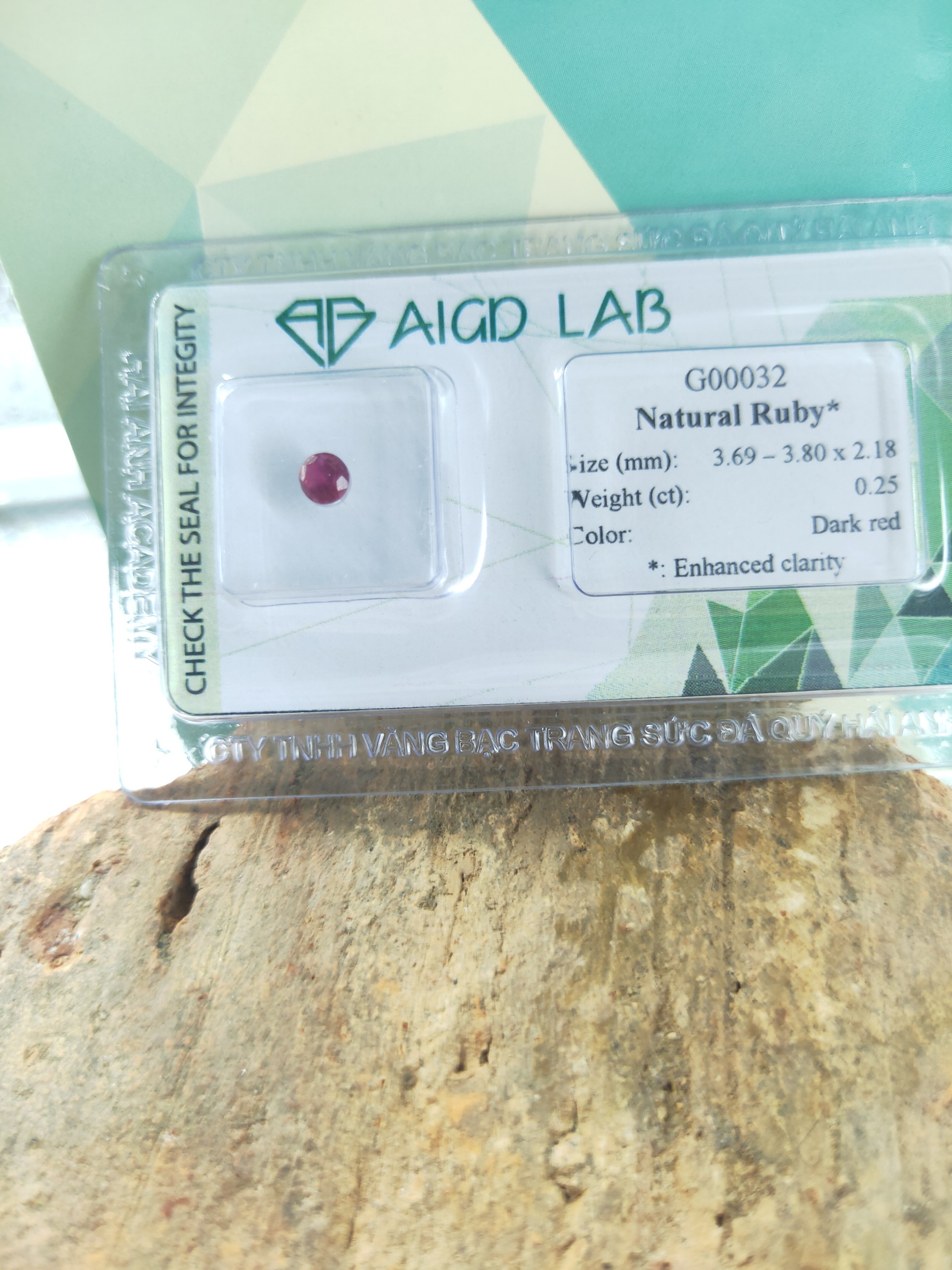 Viên đá Ruby tấm thiên nhiên G00032