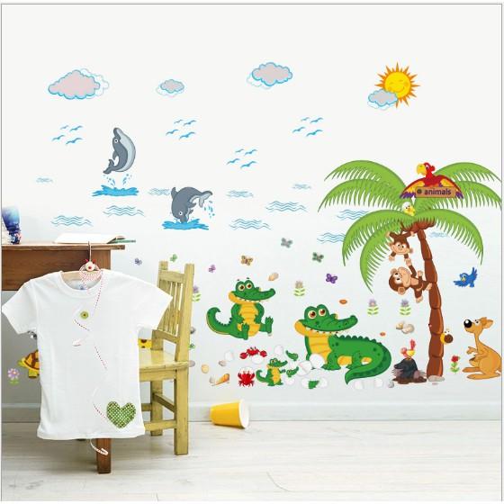 Decal dán tường động vật vui đùa trên bãi biển cho bé