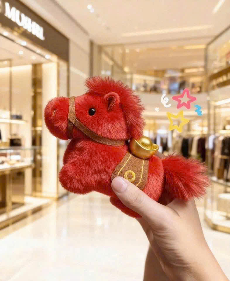 Móc Khóa Linh Vật Ngựa Cõng Vàng Thần Tài 2026, Charm Ngựa Nhồi Bông Trang Trí Balo Túi Xách