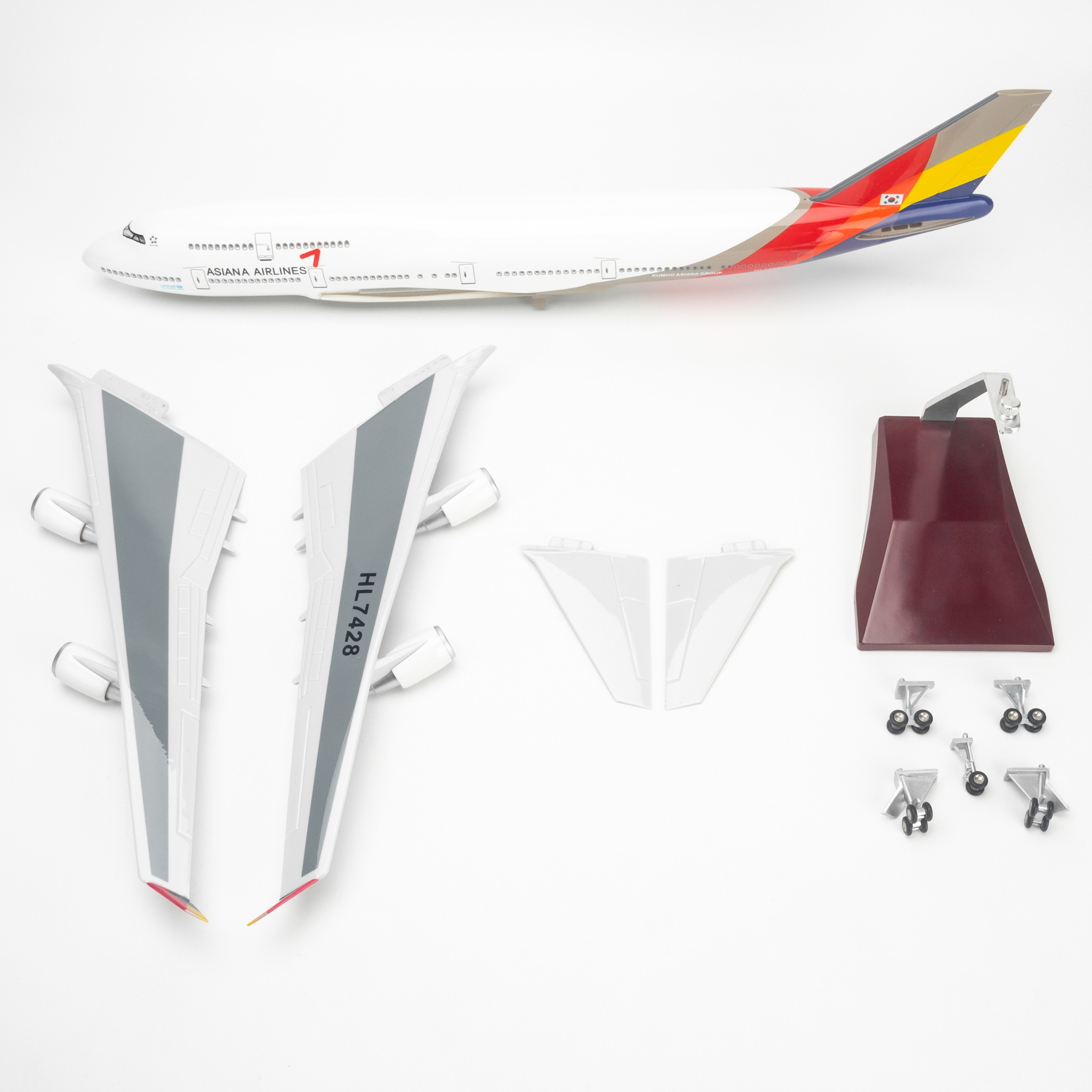 Mô hình máy bay Asiana Airlines Boeing B747 lắp ráp có đèn 47cm MBMH46