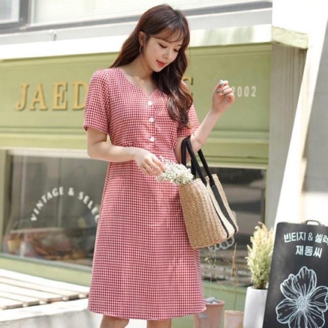 ️ Đầm caro cột eo cổ V đính hàng nút ️