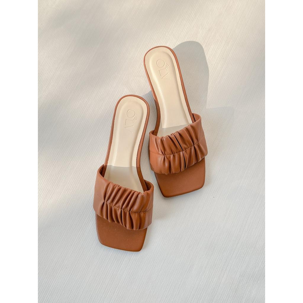 OLV - Giày Ruched Mules in Brown