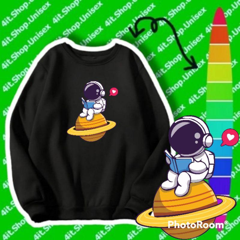 Áo sweater - Áo nỉ bông tay dài UNISEX Phi Hành Gia đọc sách Nam Nữ đều mặc được