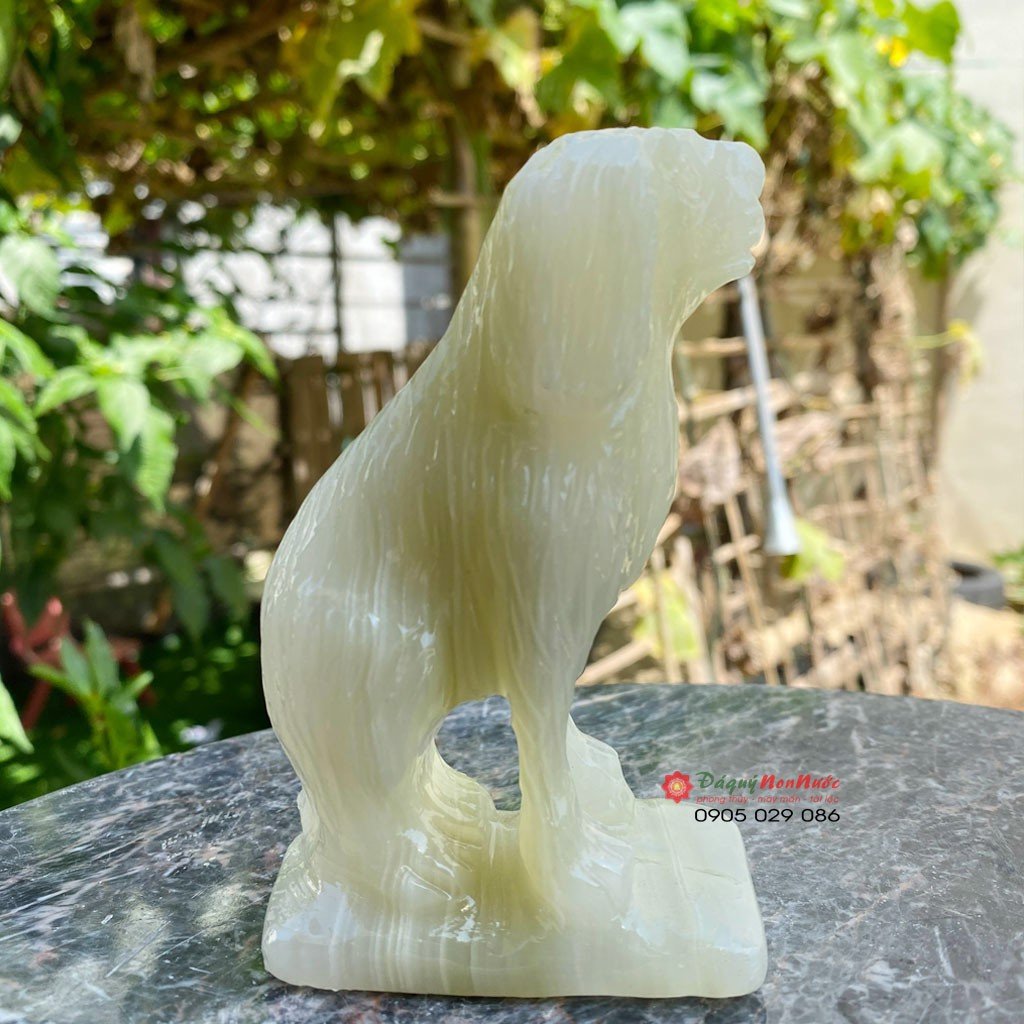 Tượng chó tuổi Tuất đá ngọc Pakistan 10cm - đá Non Nước