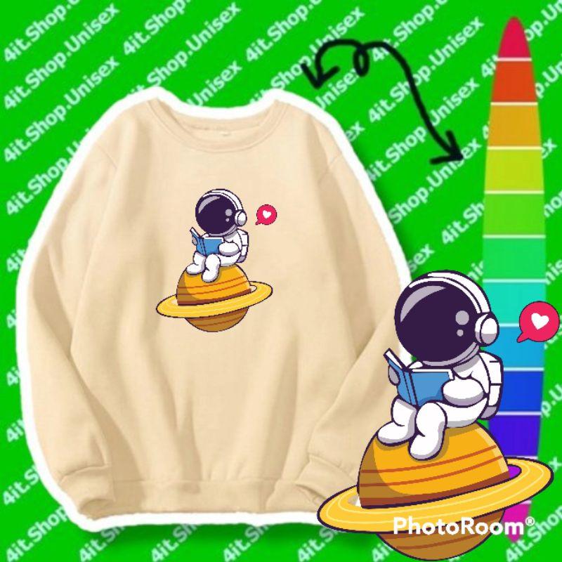 Áo sweater - Áo nỉ bông tay dài UNISEX Phi Hành Gia đọc sách Nam Nữ đều mặc được