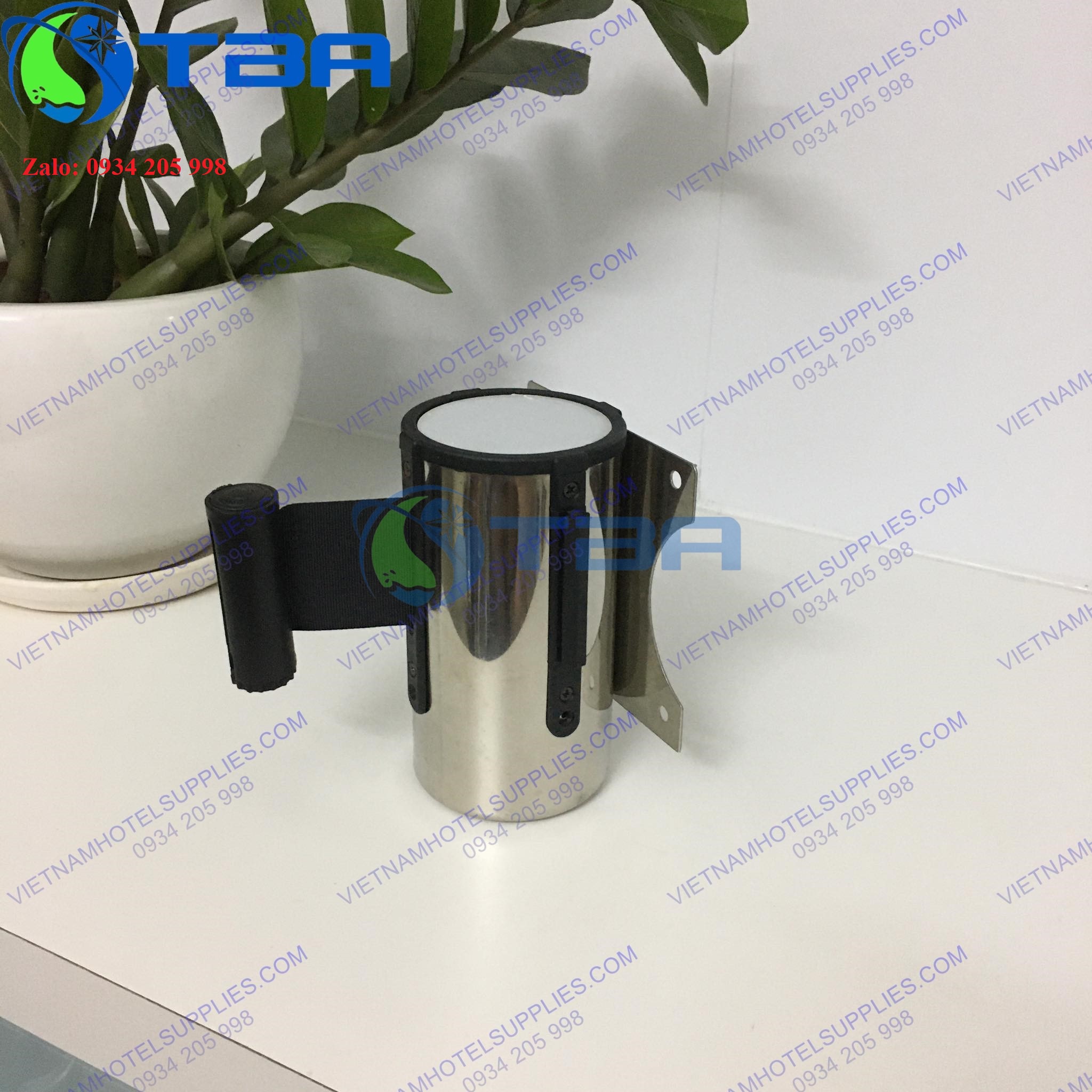 Trụ chắn gắn tường inox 5m với dây căng màu đen nhập khẩu cao cấp