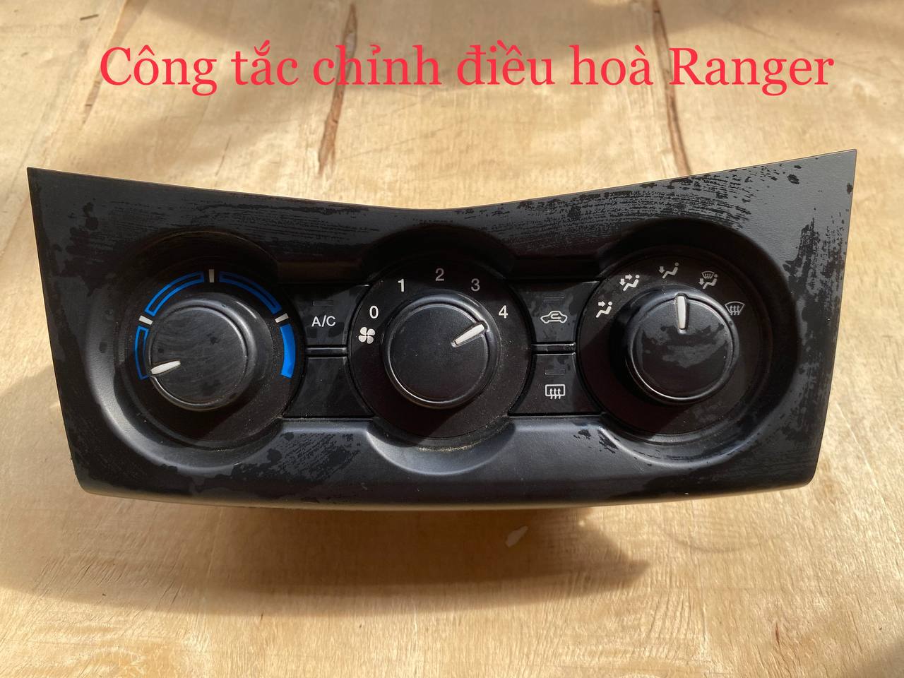 Công tắc chỉnh điều hoàn Ford Ranger