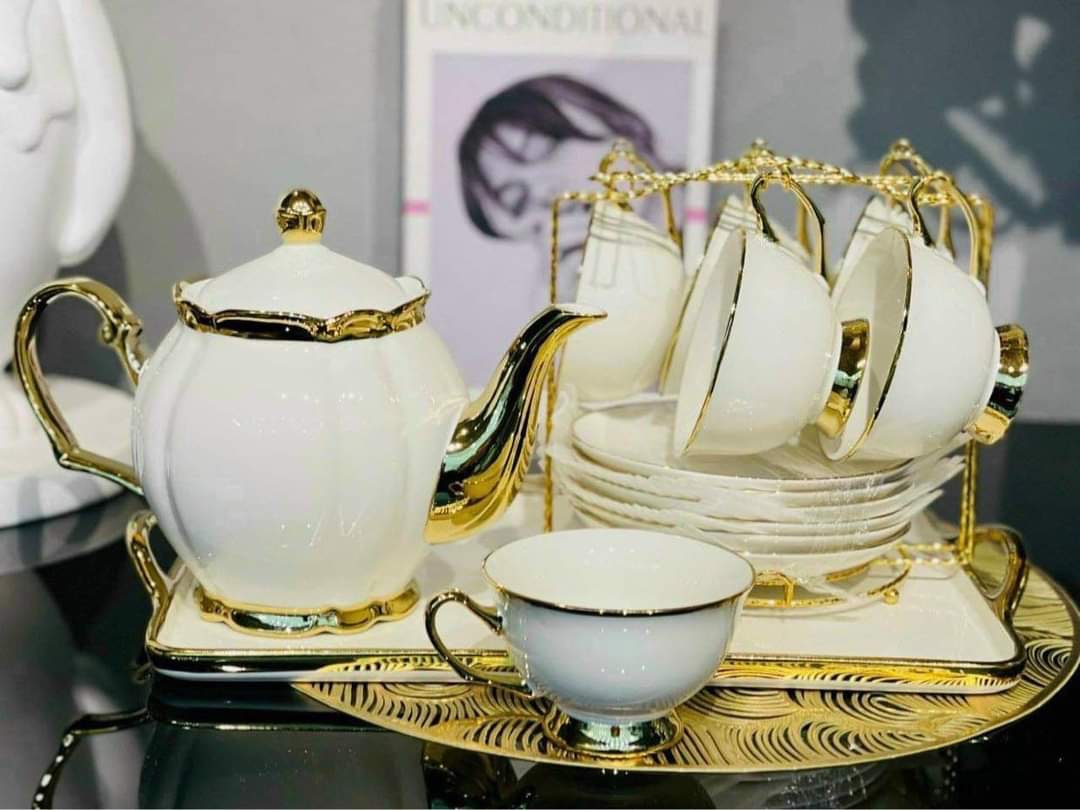 Bộ ấm chén  sứ kèm khay và giá treo cốc pha trà cà phê cao cấp viền vàng sang trọng