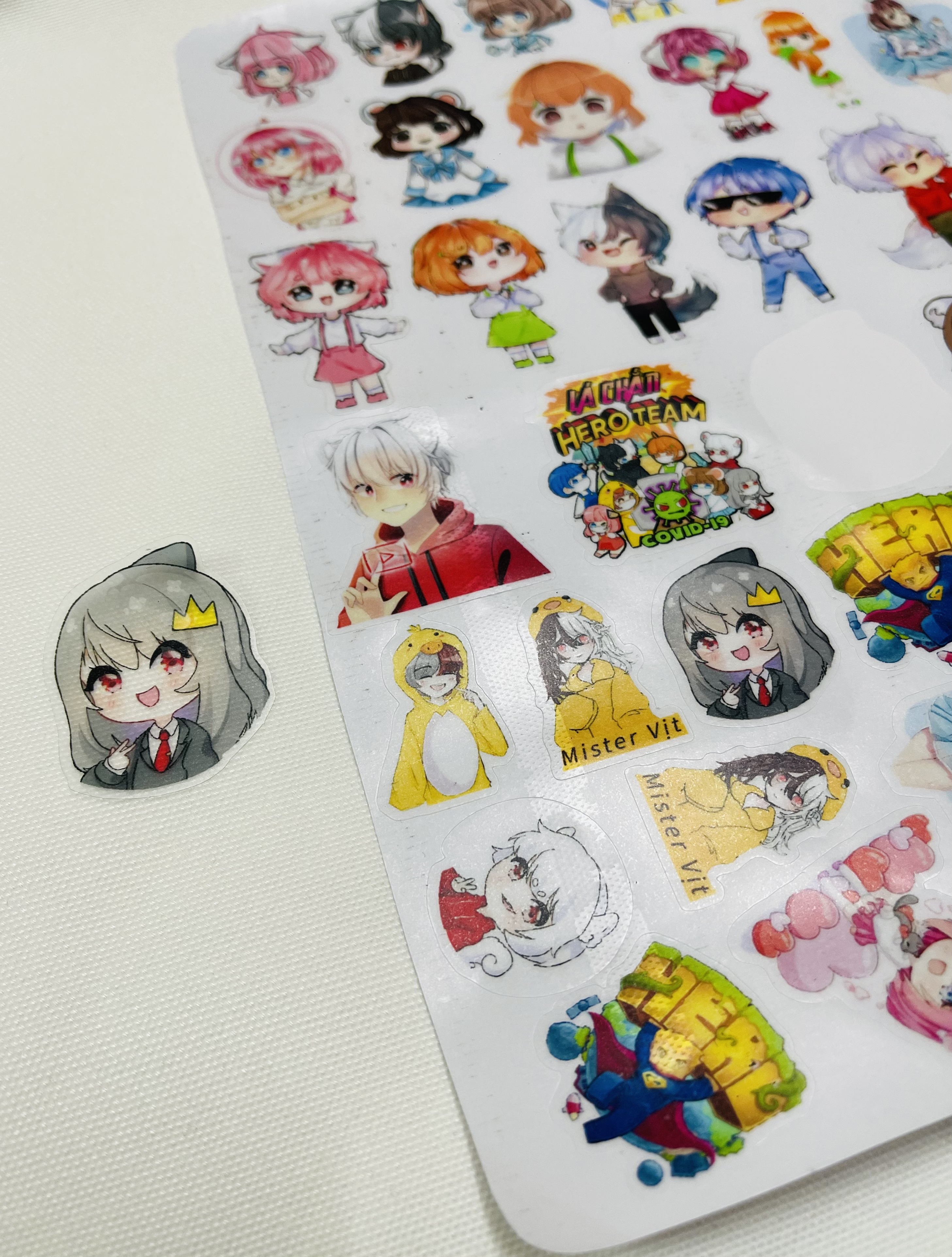 Sticker dán hero team trong suốt 30-60 hình khác nhau/ hình dán Hero team đại chiến hero team among hero team play together