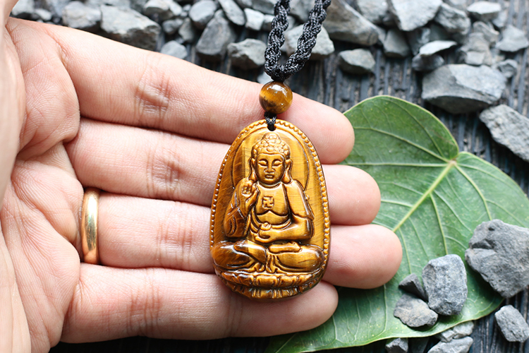 Mặt Dây Chuyền Phật A Di Đà Đá Mắt Hổ Ngọc Quý Gemstones GA88 (5 x 3 cm)