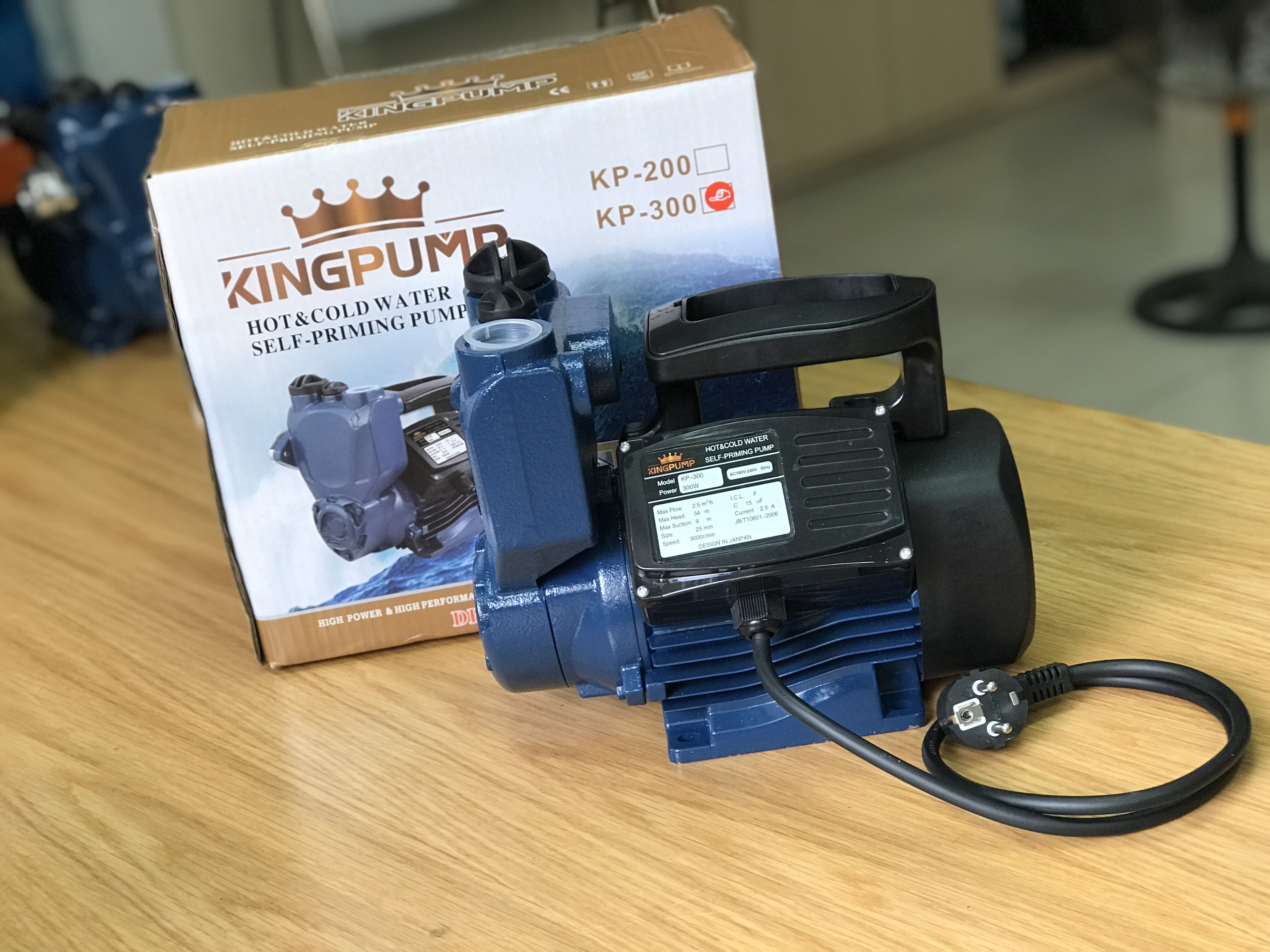 Máy bơm nước tăng áp tự mồi 300W KINGPUMP KP-300- Hàng chính hãng