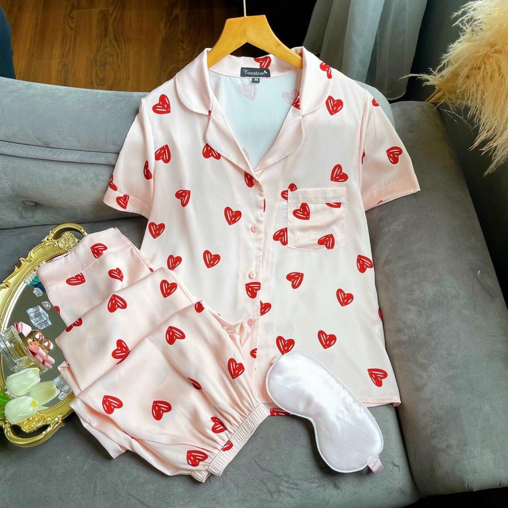 Bộ mặc nhà Pyjama lụa cao cấp Tea Store áo tay ngắn quần dài họa tiết tim đỏ nền be sang trọng