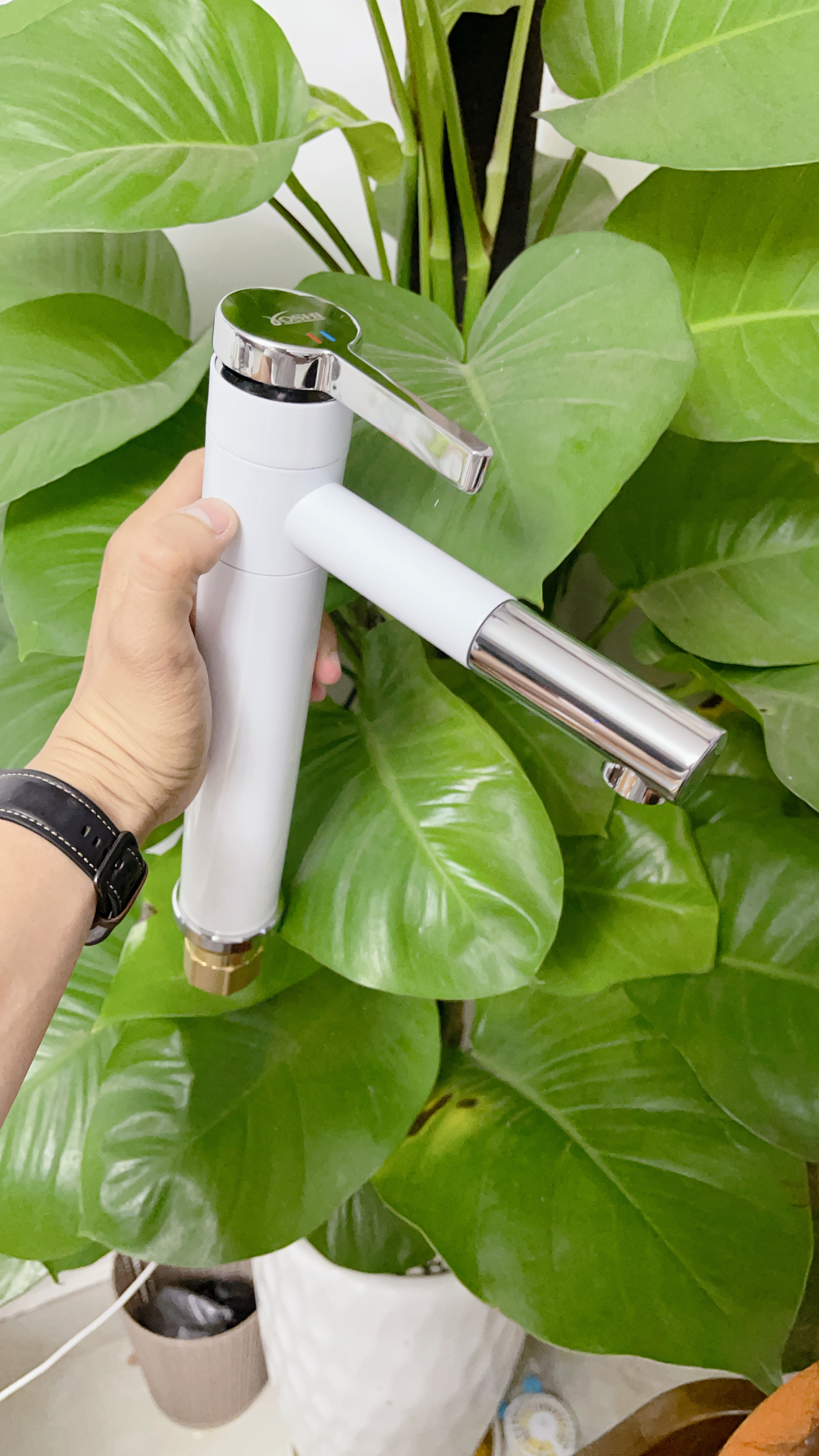 Vòi Lavabo nóng lạnh tĩnh điện trắng 30cm cao cấp