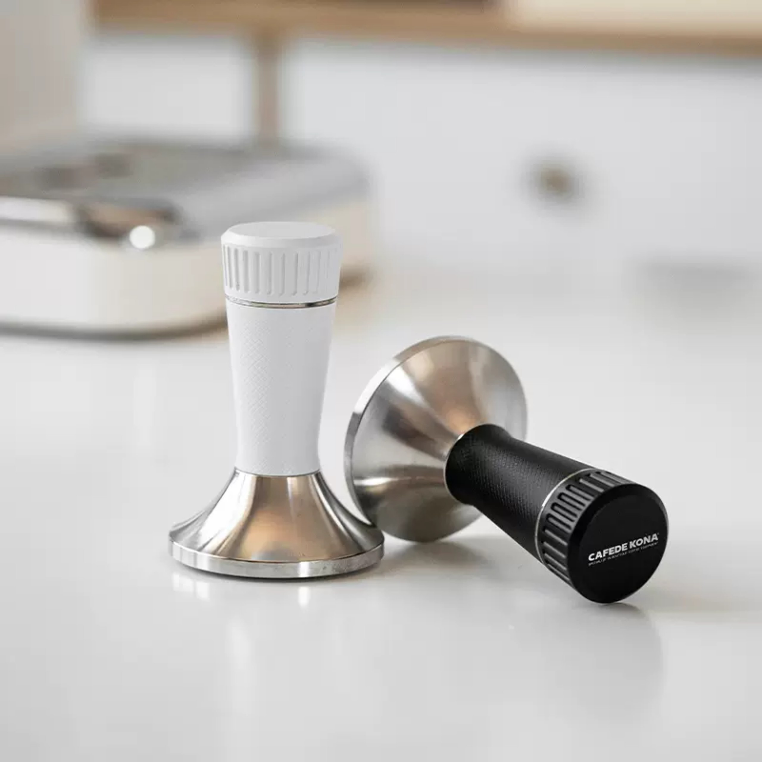 Tamper nén cà phê 2 trong 1 có kim khuấy đảo cà phê 58.3mm CAFE DE KONA