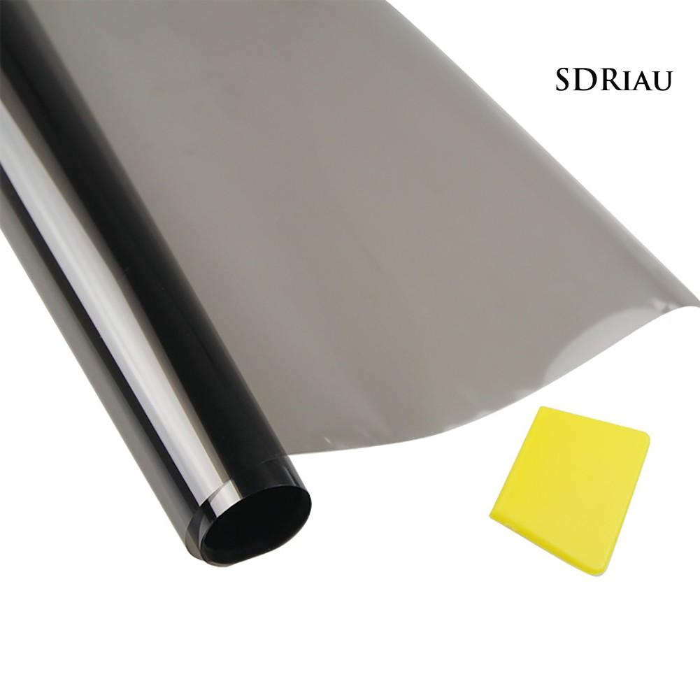 Cuộn phim màu đen chống nắng dán kính xe hơi