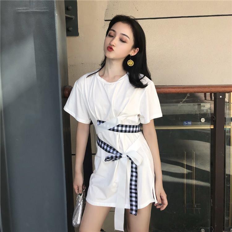 Đầm Suông Cá Tính Hàng Nhập Quảng Châu chất thun cotton dày dặn,co giãn và mát. Phong cách thời trang trẻ trung và cá tính. Đầm thích hợp cho chị em đi chơi,đi dạo hoặc những buổi tiệc nhỏ