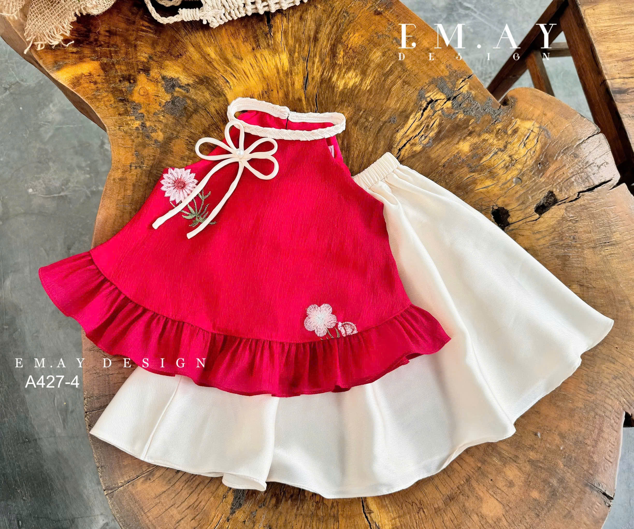 Set váy yếm đào cho bé gái đi chơi lễ tết noel giáng sinh năm mới biểu diễn đẹp chất lụa mát