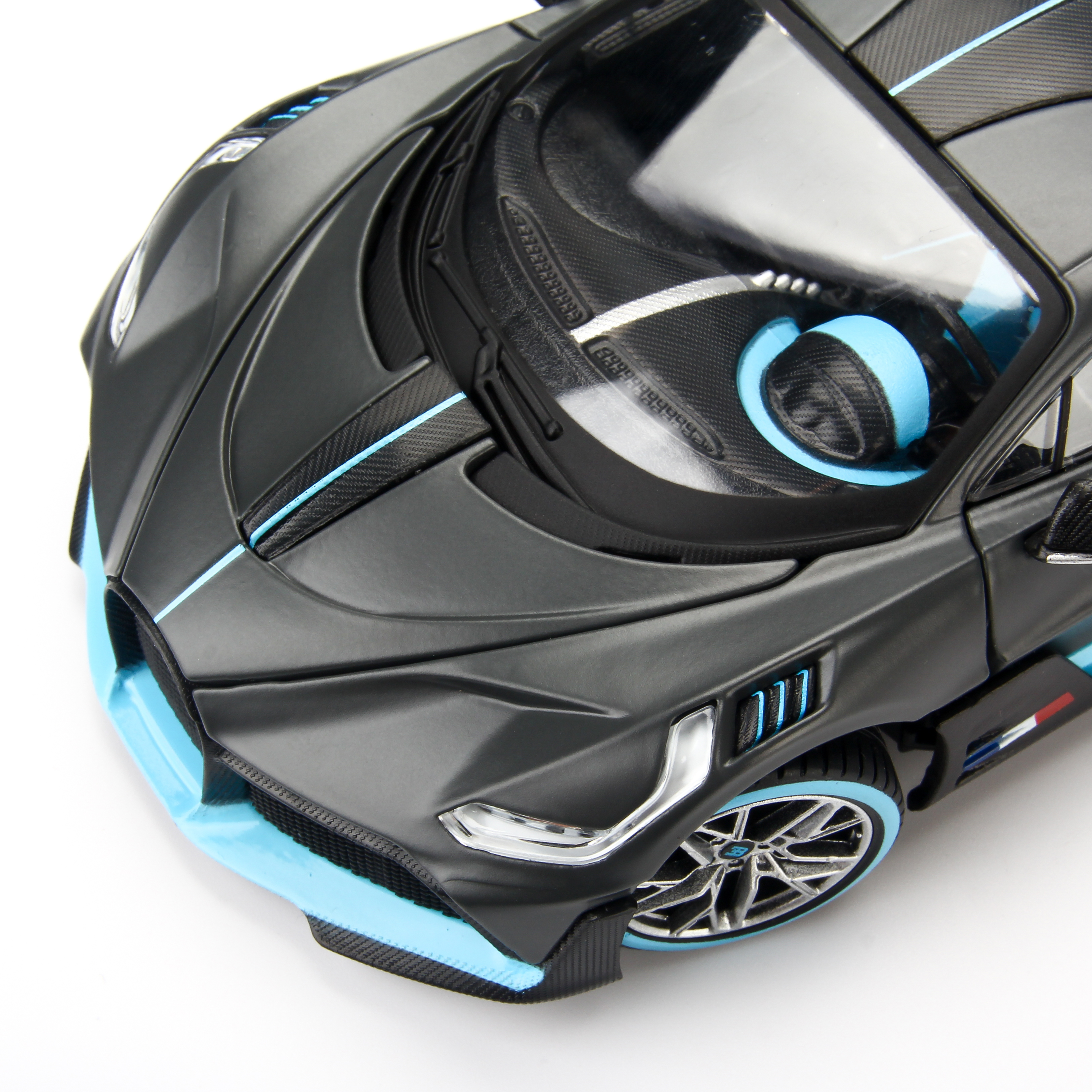 Mô hình xe Bugatti Divo 1:24 Maisto - 31526