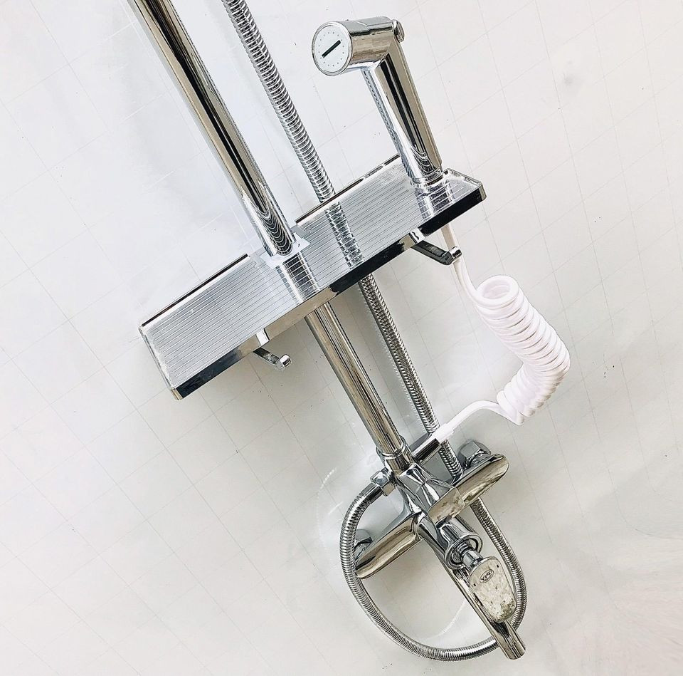 SEN CÂY NÓNG LẠNH CAO CẤP BAO GỒM KỆ ĐỰNG ĐỒ VÀ XỊT