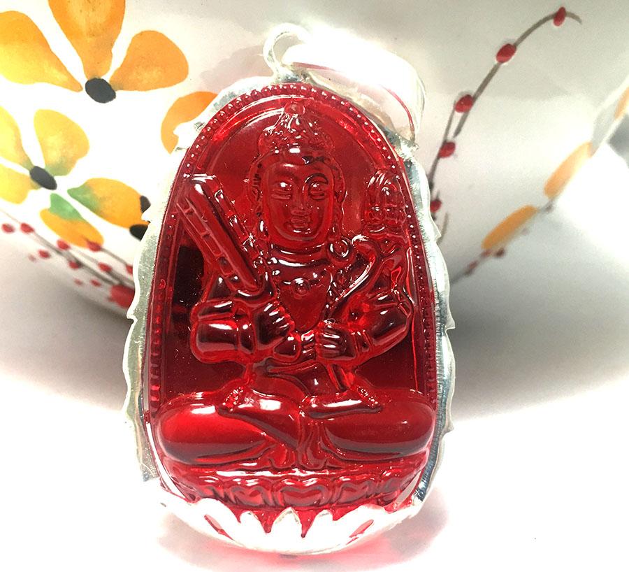 Mặt dây nam bản mệnh ngài Hư Không Tạng  màu đỏ bọc đài sen bạc cho người tuổi Sửu - Tuổi Dần Bạc QTJ - MBM18