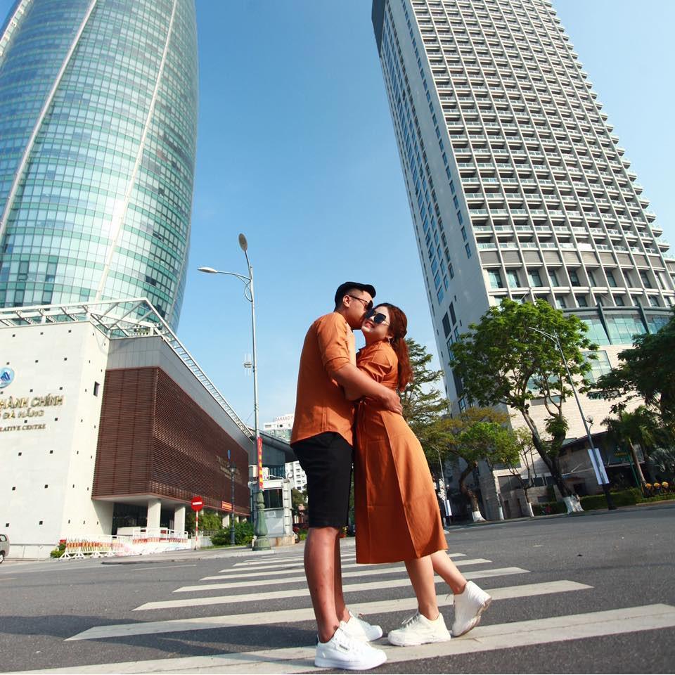 Áo đôi couple nam nữ Set váy nữ Áo sơ mi nam đẹp màu trắng và nâu Hàn Quốc thiết kế cao cấp AV192