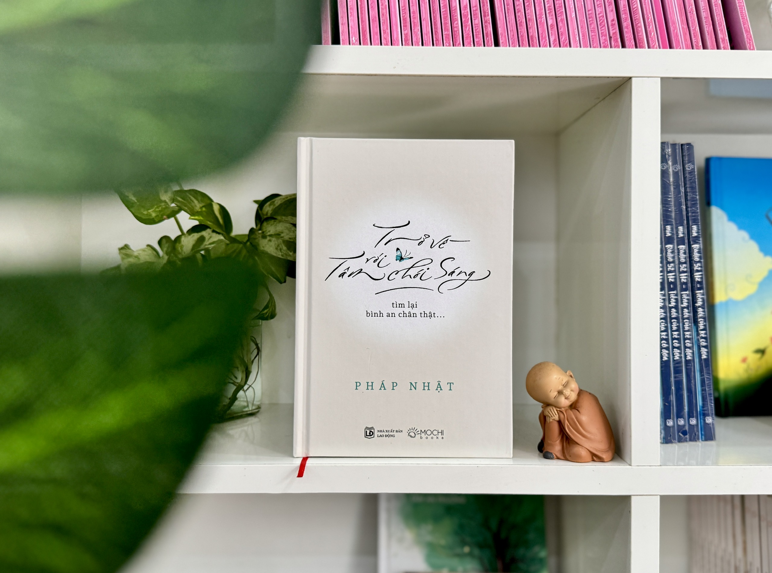 Sách - Trở về với tâm chói sáng