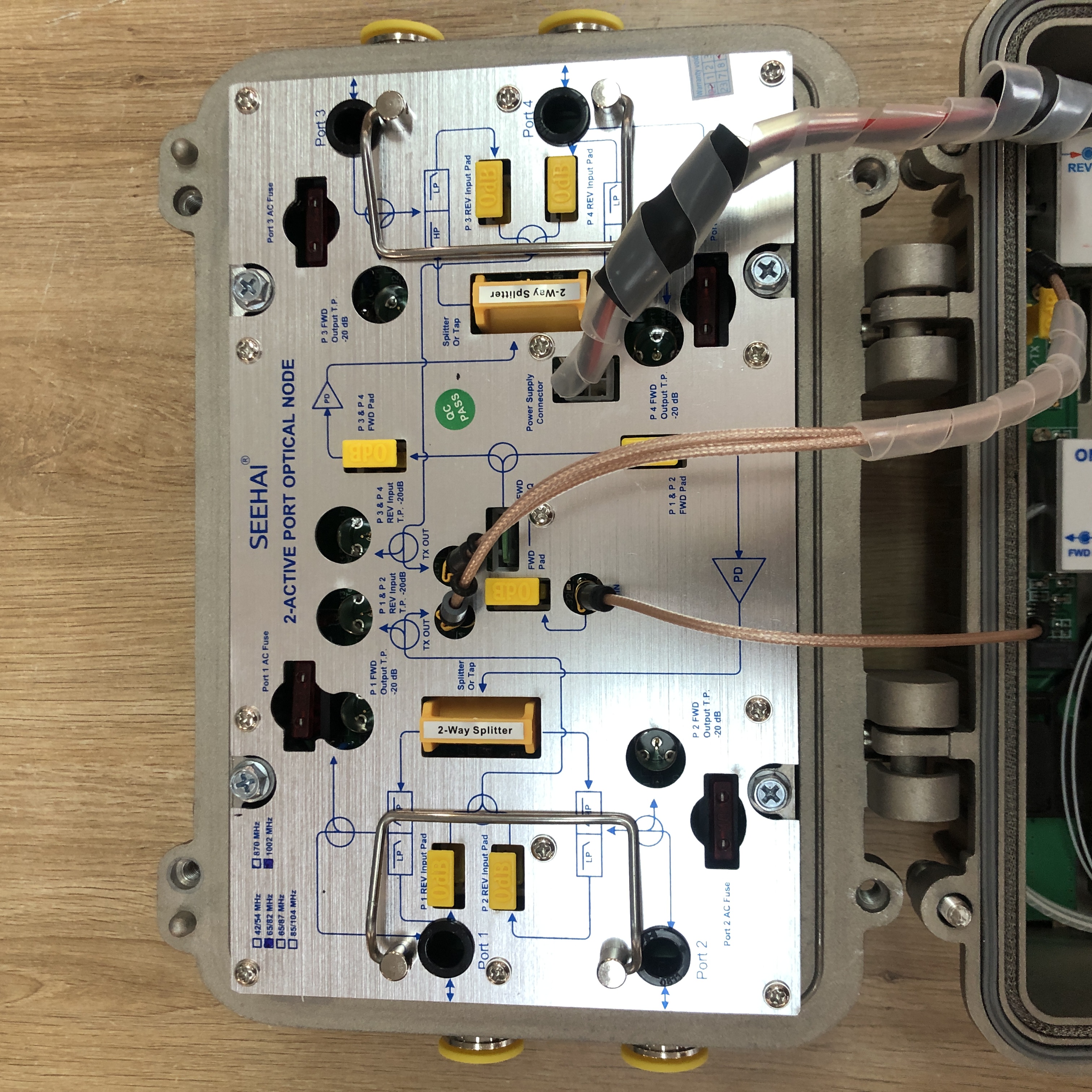 Node quang 2 ngõ ngoài trời 1Ghz, 1*RX, 1*TX (1490nm), Seehai, SGJ-SM(a)-B-1G