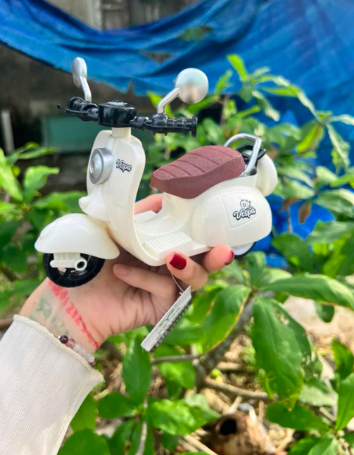 Xe Máy Dành Cho Búp Bê LBB V1 V2 Labubu có quần áo - Thời Trang Cho Búp Bê Xinh
