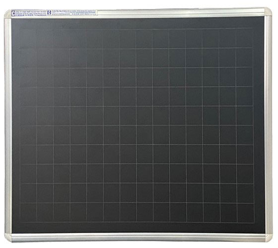 Bảng viết phấn màu đen PolyTaiwan - Có kẻ ô ly vuông - Kích thước 40x60cm