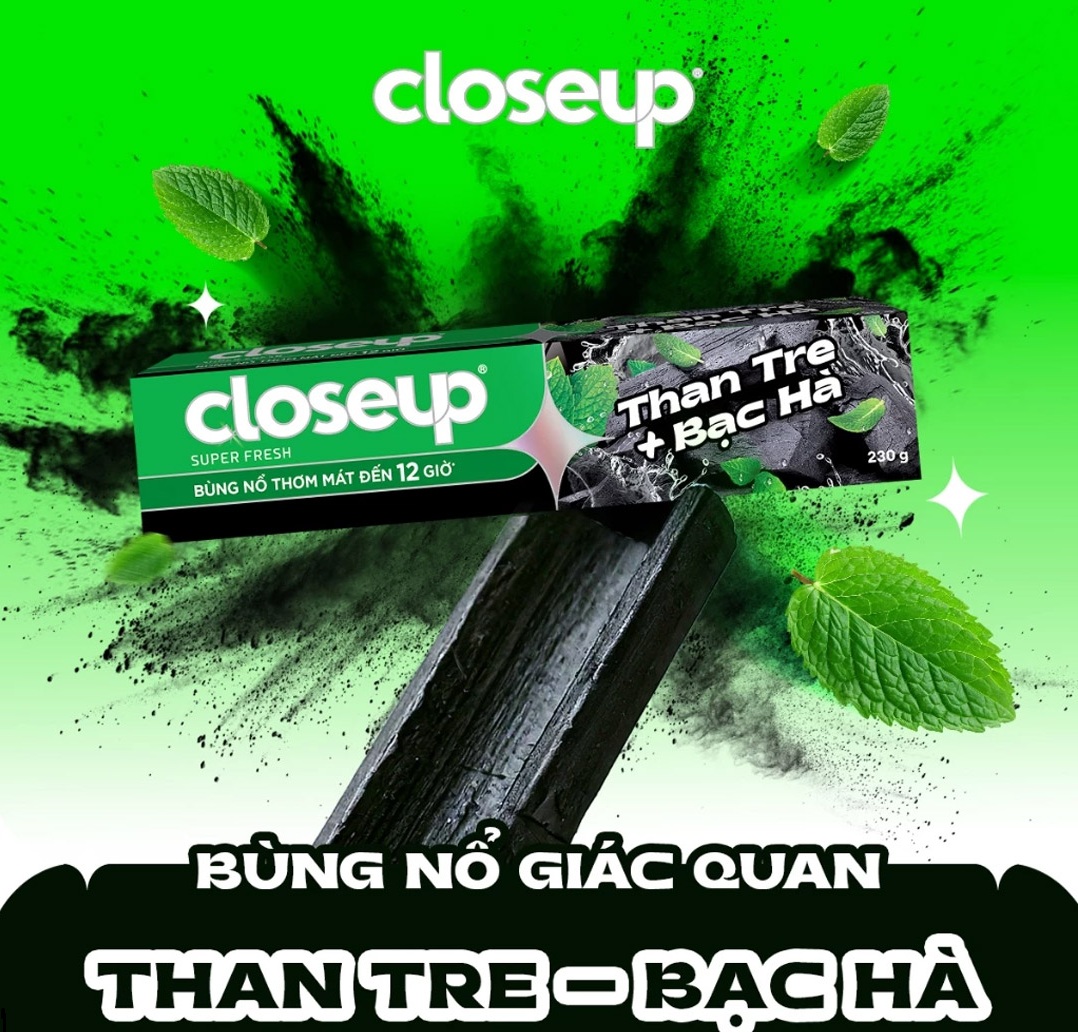 Combo 3 kem đánh răng Closeup Trắng Răng Than Hoạt Tính & Bạc Hà 230g