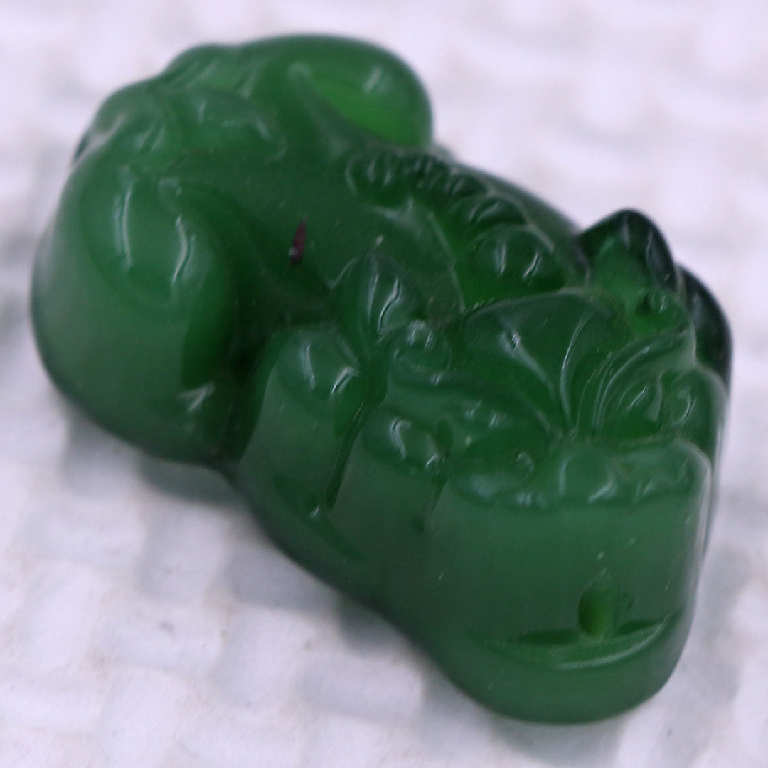 Mặt dây chuyền tỳ hưu đá xanh 3.1 cm  kèm vòng cổ dây dù xanh lá + móc inox vàng, mặt Tỳ hưu