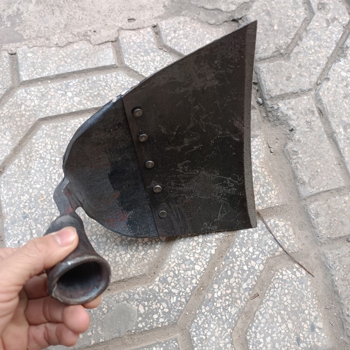 Cuốc làm vườn không cán lưỡi thép chuyên dùng xới cỏ