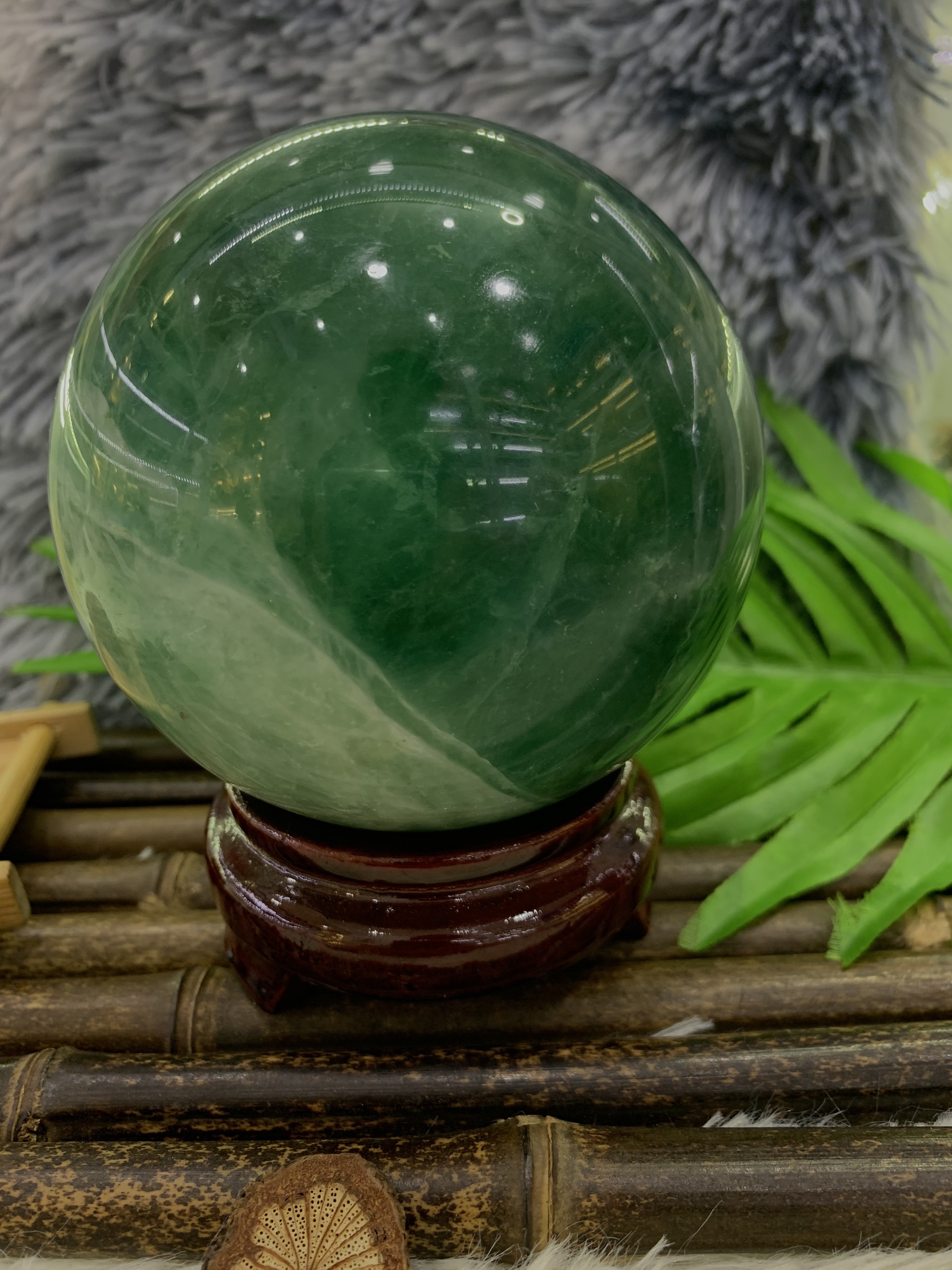 Quả cầu đá Thạch Anh Fluorit xanh lục - 1,8kg - 11,7cm