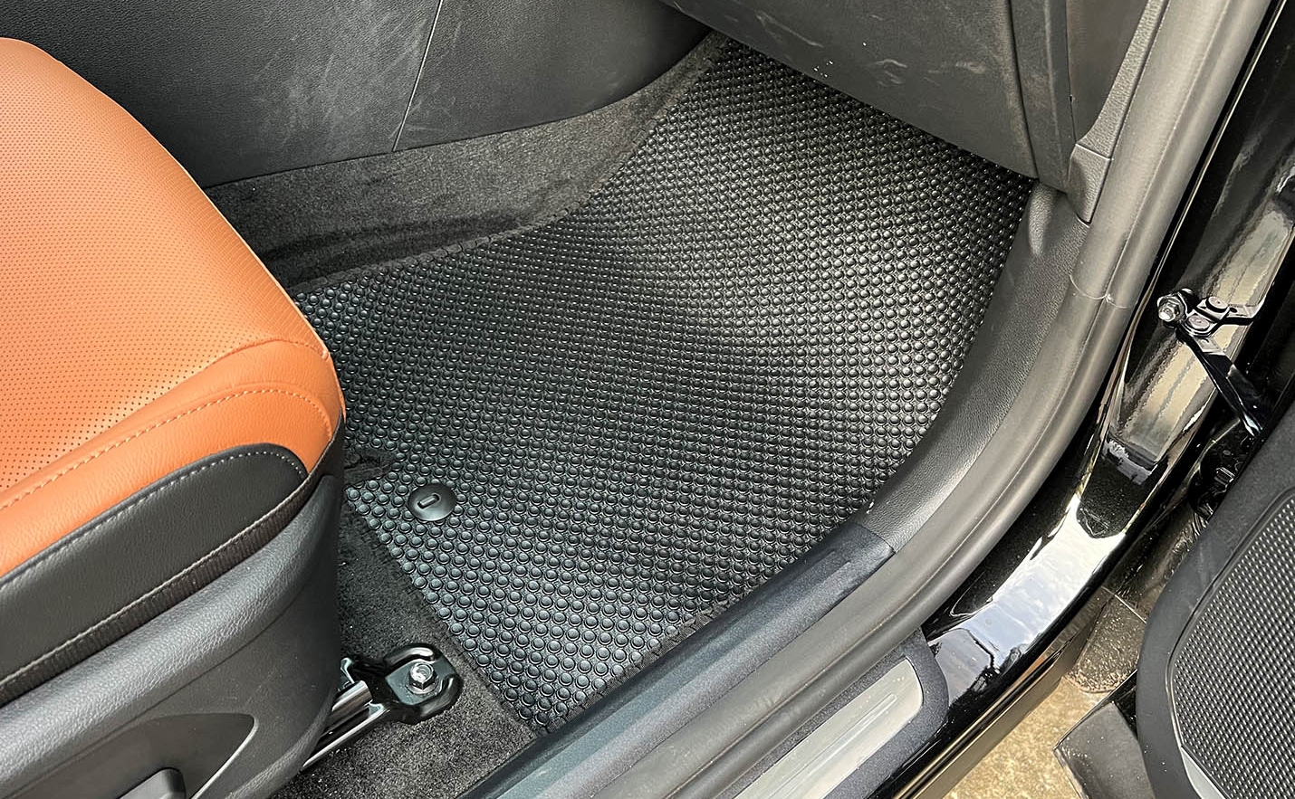 Thảm lót sàn ô tô KATA cho xe Kia Sportage - Khít với sàn xe, Chống trơn, Không mùi, Không ẩm mốc