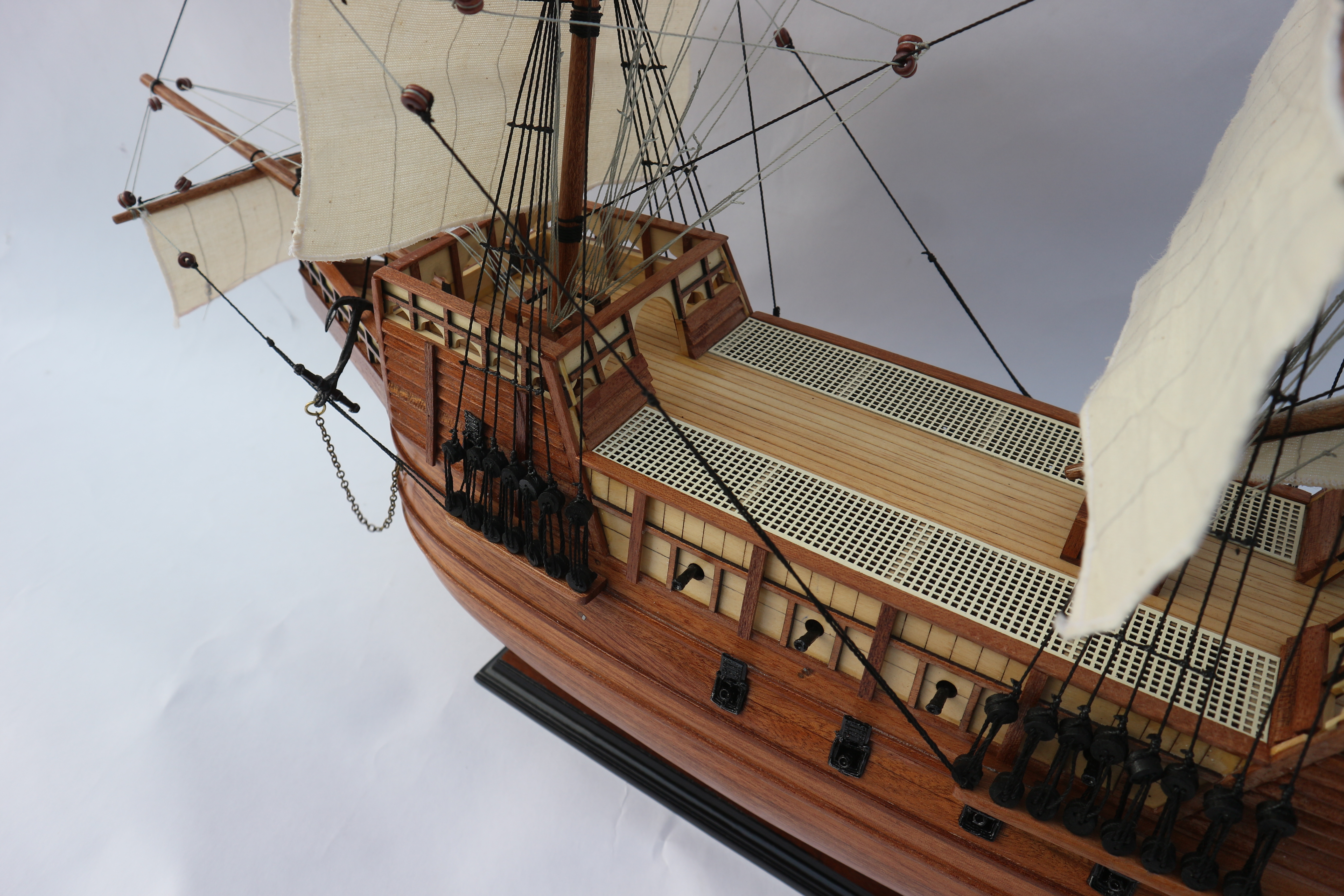 Mô Hình Thuyền Gỗ Lưu Niệm Phong Thủy Gia Nhiên Dạng Thuyền Cổ MARY ROSE Chất Lượng Cao Xuất Khẩu