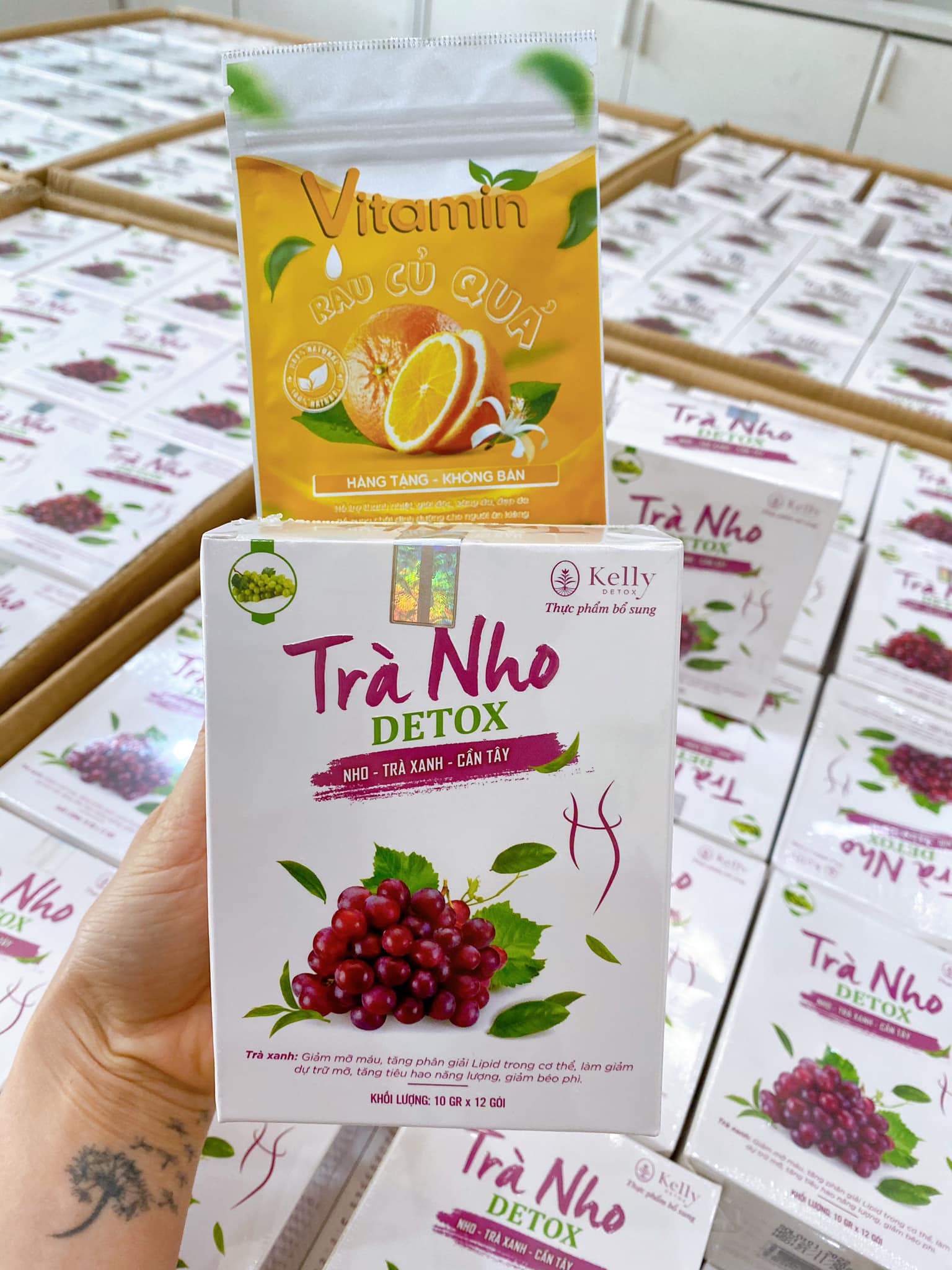 Trà Nho Detox Kelly Mẫu Mới 12gói kèm 1 gói Detox Rau Củ Hỗ Trợ Giảm Cân - An Toàn , Hiệu Quả
