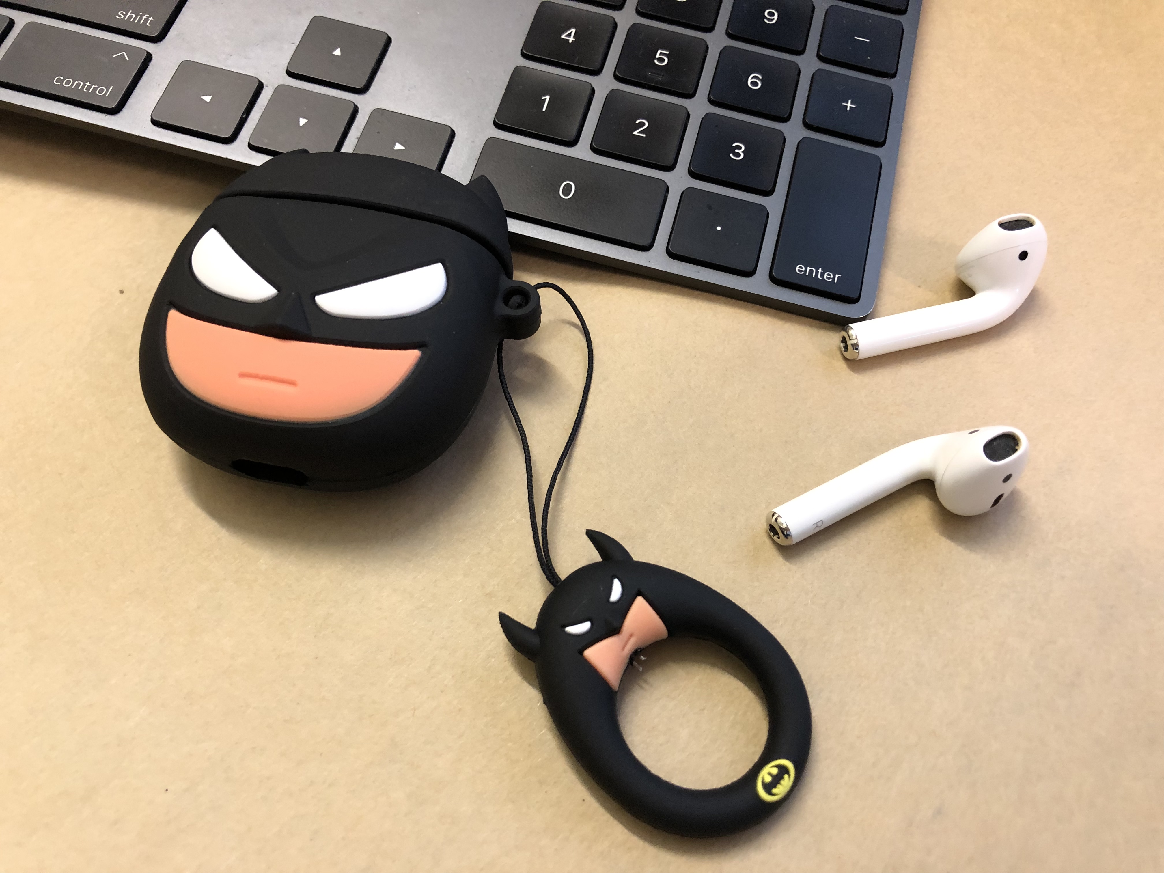 AIRPODS CASE BAO CASE SILICON VỎ ỐP SILICON BẢO VỆ CHO TAI NGHE AIRPODS 1, AIRPODS 2, AIRPODS PRO HÌNH NGƯỜI DƠI BATMAN