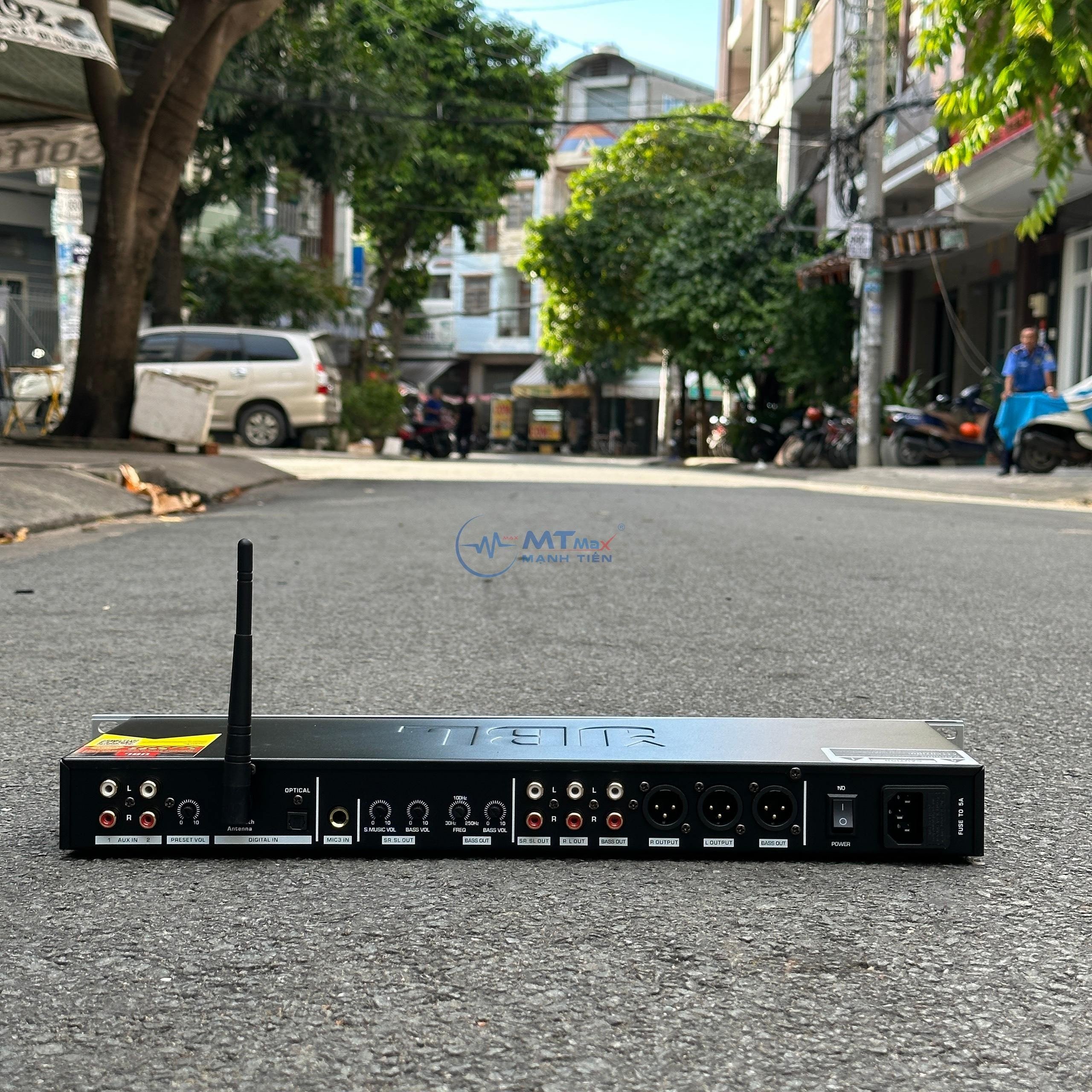 Vang Cơ  T20Pro Giá Tốt - Hàng Cao Cấp Giá Rẻ, Cổng Quang, Bluetooth, Tặng Cáp Hoa Sen, Điều Chỉnh Echo, Reverb, Bass, Chống Hú FBX Cực Tốt, Bảo Hành 12 Tháng. Hàng Chính Hãng