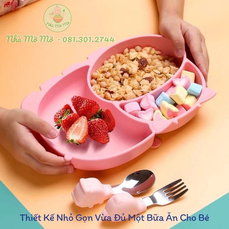 Khay Silicon Bò Sữa 3 Ngăn Có Đế Chống Lật Cho Bé Ăn Dặm