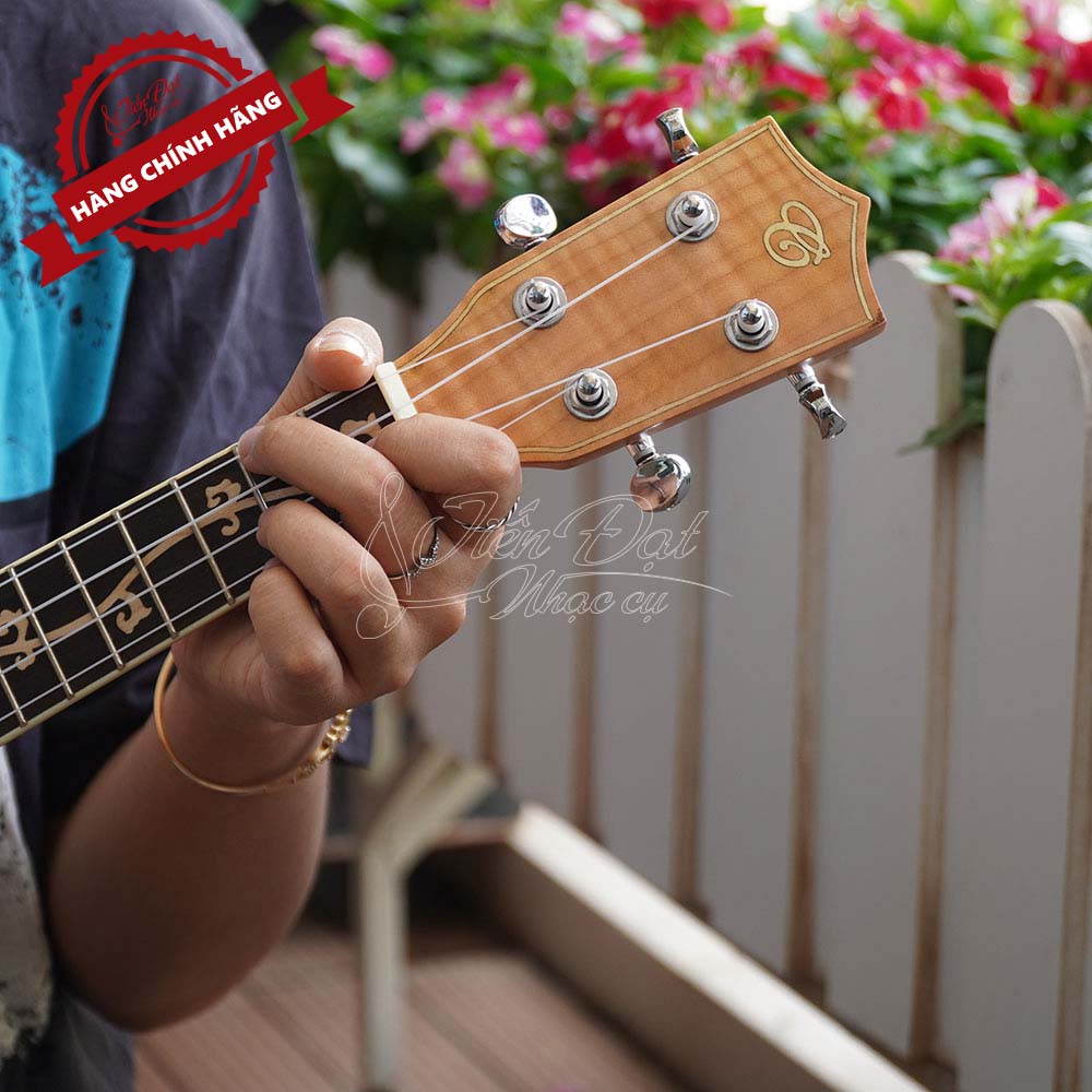 Đàn Ukulele Concert Chard U-24H, Mặt Đàn Gỗ Cây Thích, Họa Tiết Tỉ Mỉ - Hàng Chính Hãng