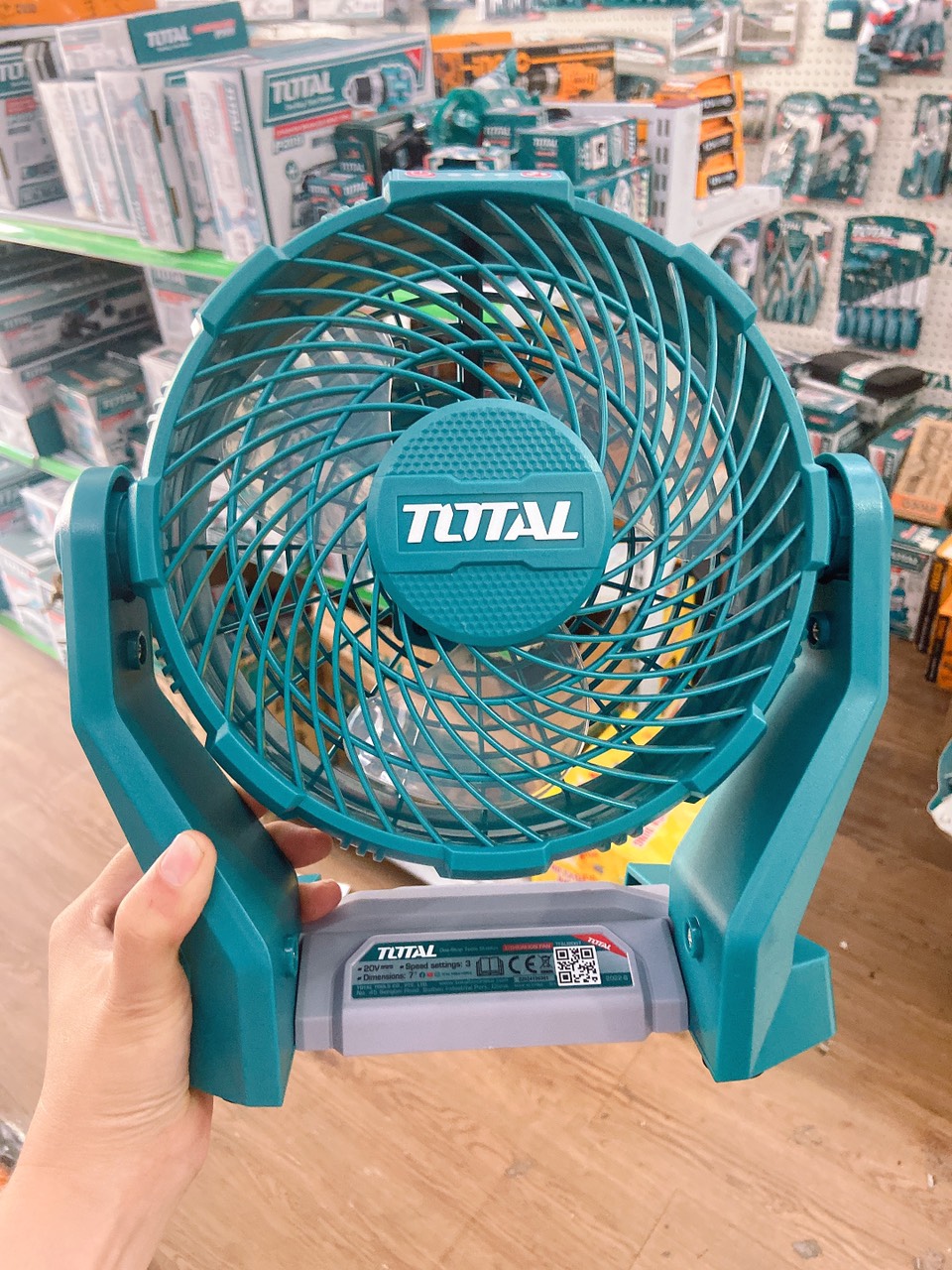 Quạt dùng pin  Lithium‑Ion 20V total TFALI2007