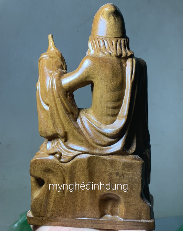 Tượng điêu khắc cụ tế công say bằng gỗ bách xanh thơm nức kt cao 20x11x10cm