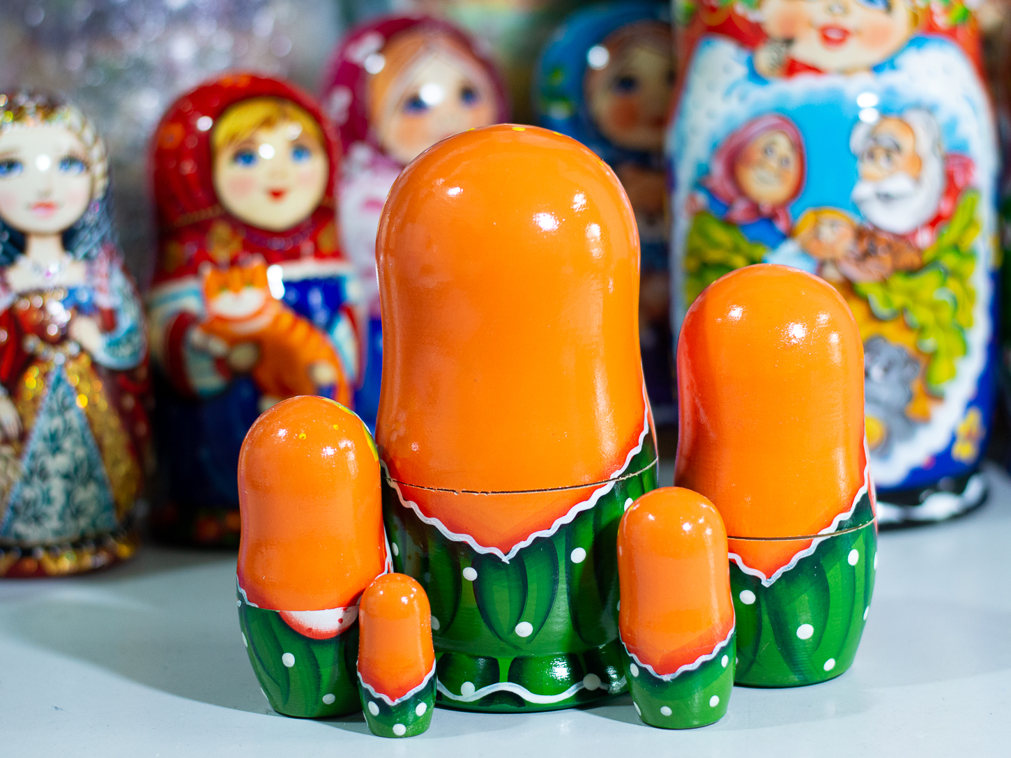 (CỰC DỄ THƯƠNG) BỘ BÚP BÊ NGA MATRYOSHKA 5 LỚP 15CM &quot;MISA ÔM TÁO&quot; QUÀ LƯU NIỆM NGA ĐỘC ĐÁO CỰC ĐẸP