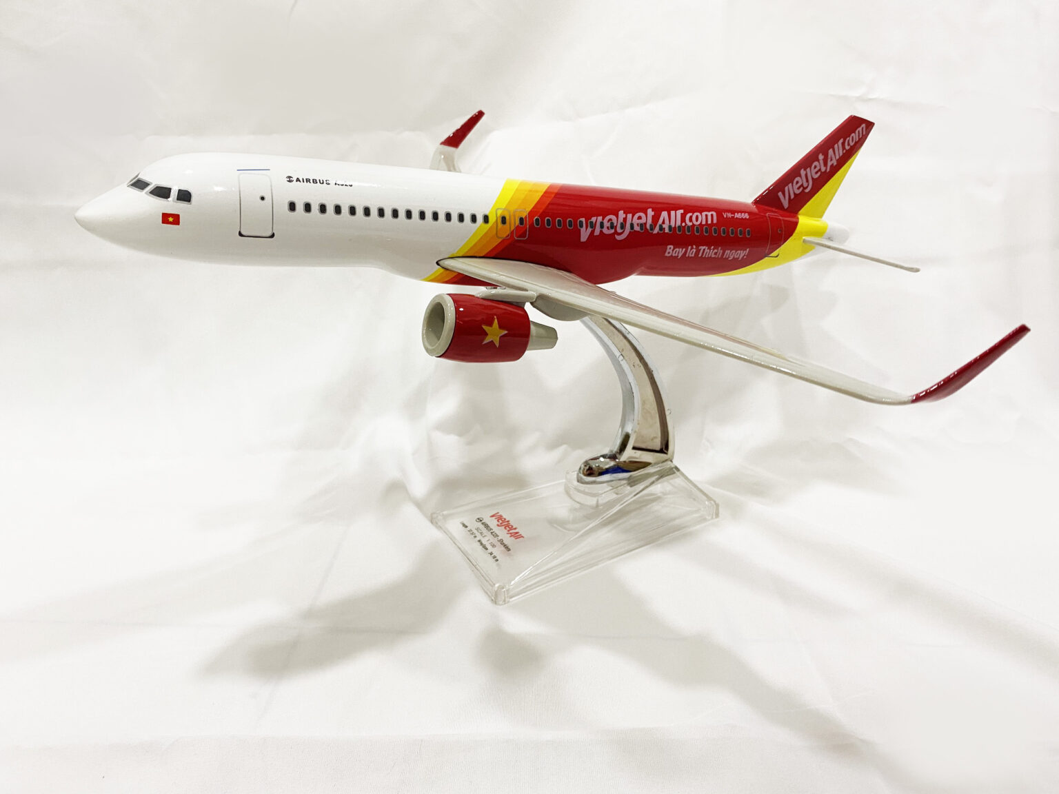 Mô hình máy bay Vietjet Air Airbus A321 32 cm cao cấp