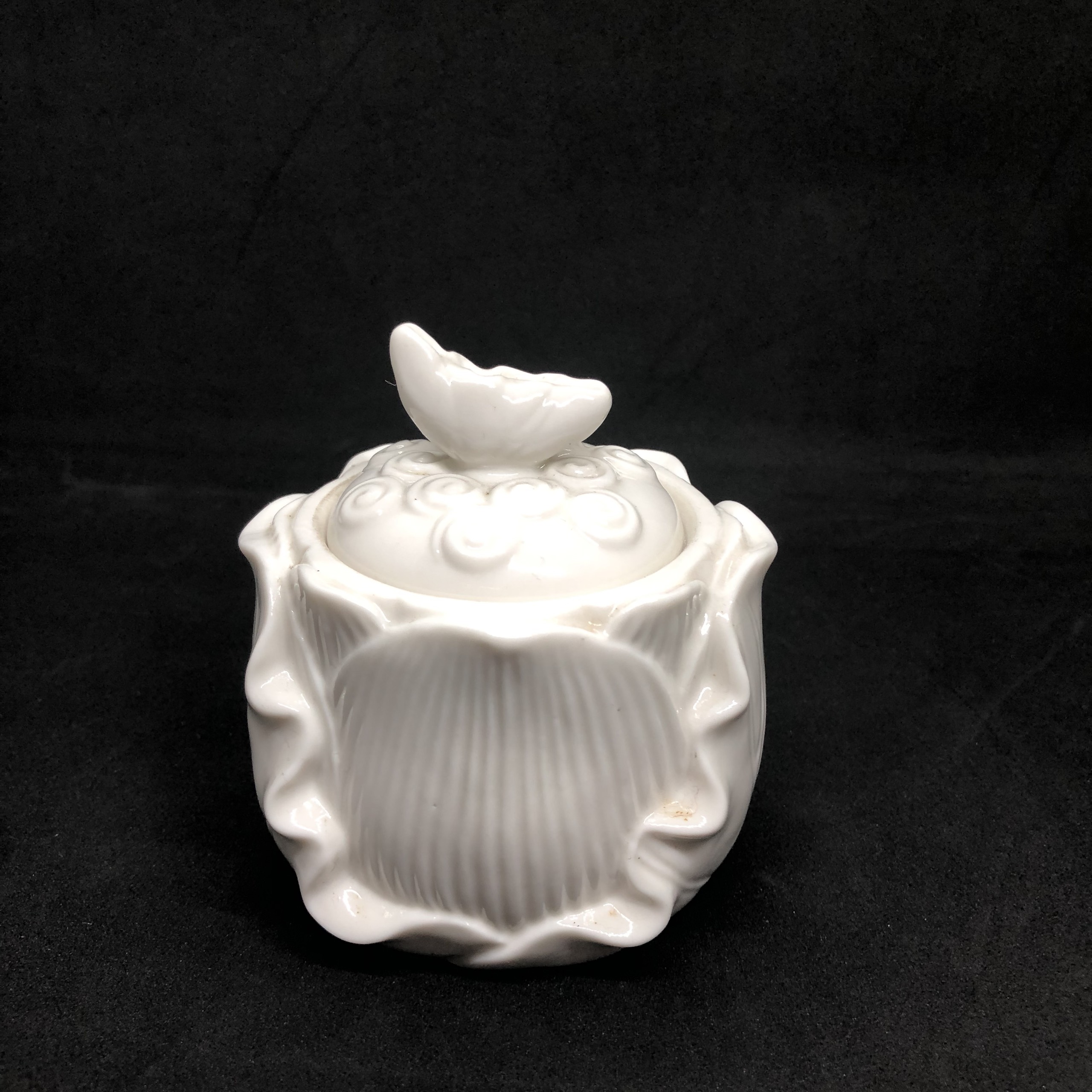 Ly nước cúng hoa sen trắng Cao 9cm,, đk 8 cm