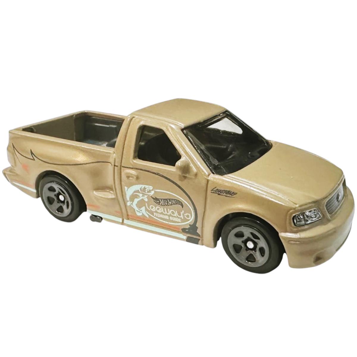 Siêu Xe Hot Wheels C4982 - 94/250 - 99 Ford F-150 SVT Lightning (Mẫu Sản Phẩm Giao Ngẫu Nhiên)