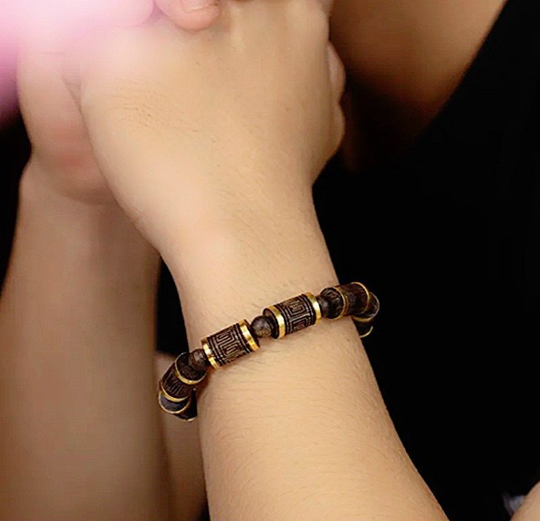 Vòng Tay Trầm Hương Sánh Chìm Đốt Trúc