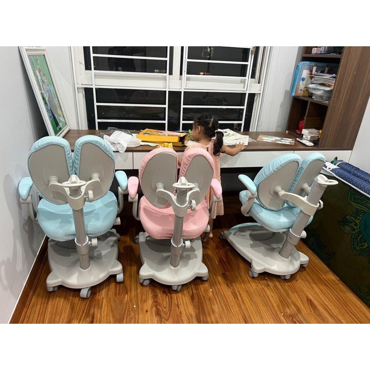 Ghế ngồi học chống gù giúp con có tư thế ngồi lành mạnh chuẩn khoa học ngăn ngừa cong vẹo cột sống