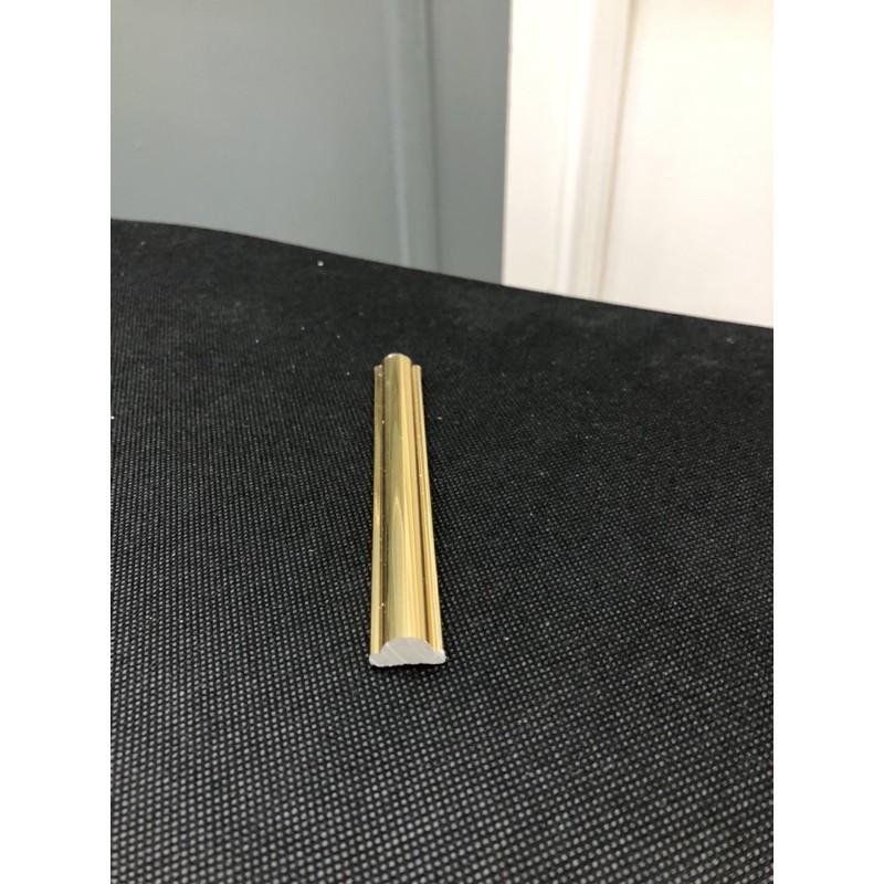 Chỉ nhựa màu vàng bóng bản rộng 1.5cm cây dài 2m4