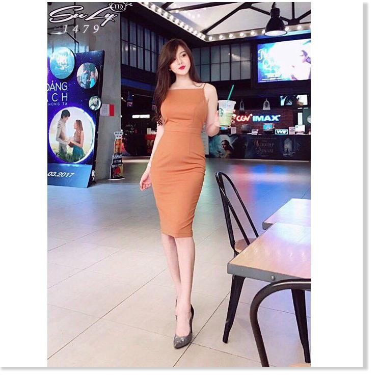 Đầm body hở lưng